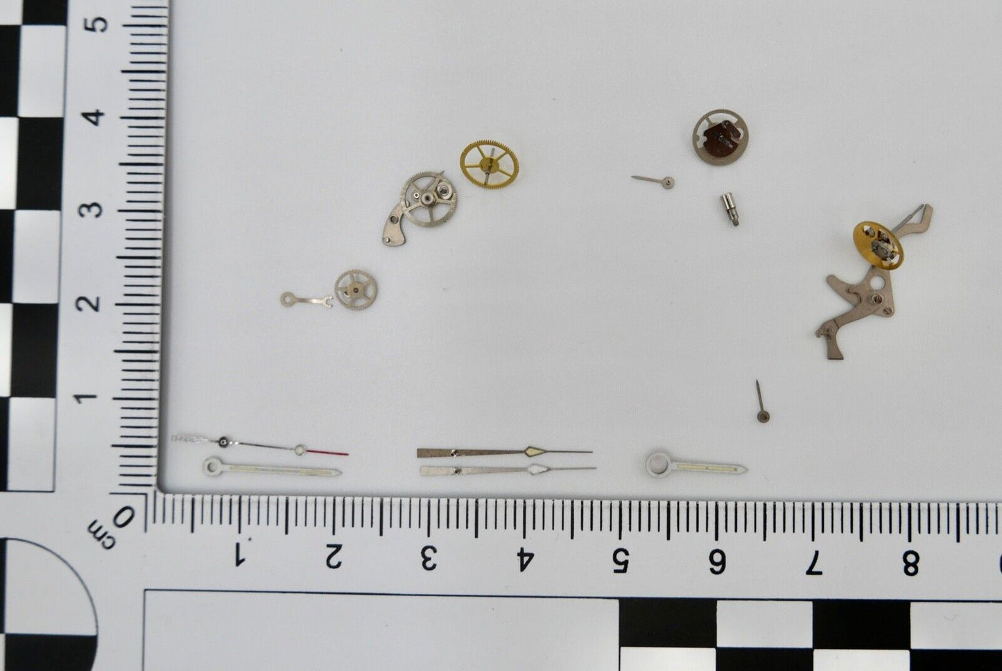 ( Vermutlich ) Omega Speedmaster Ersatzteile Armbanduhren Zeiger Werkplatte usw. - Antikhandel-Stuttgart