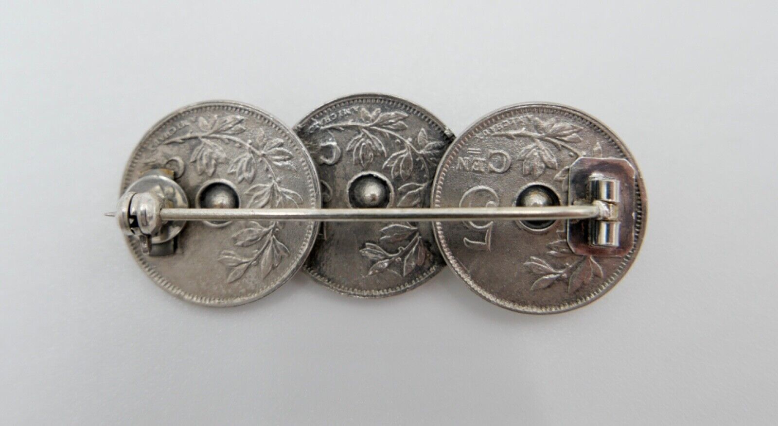 Brosche 5 Centimes CEN Belgien Belgium 1914 mit Pink & Grün Glas Einsatz - Antikhandel-Stuttgart