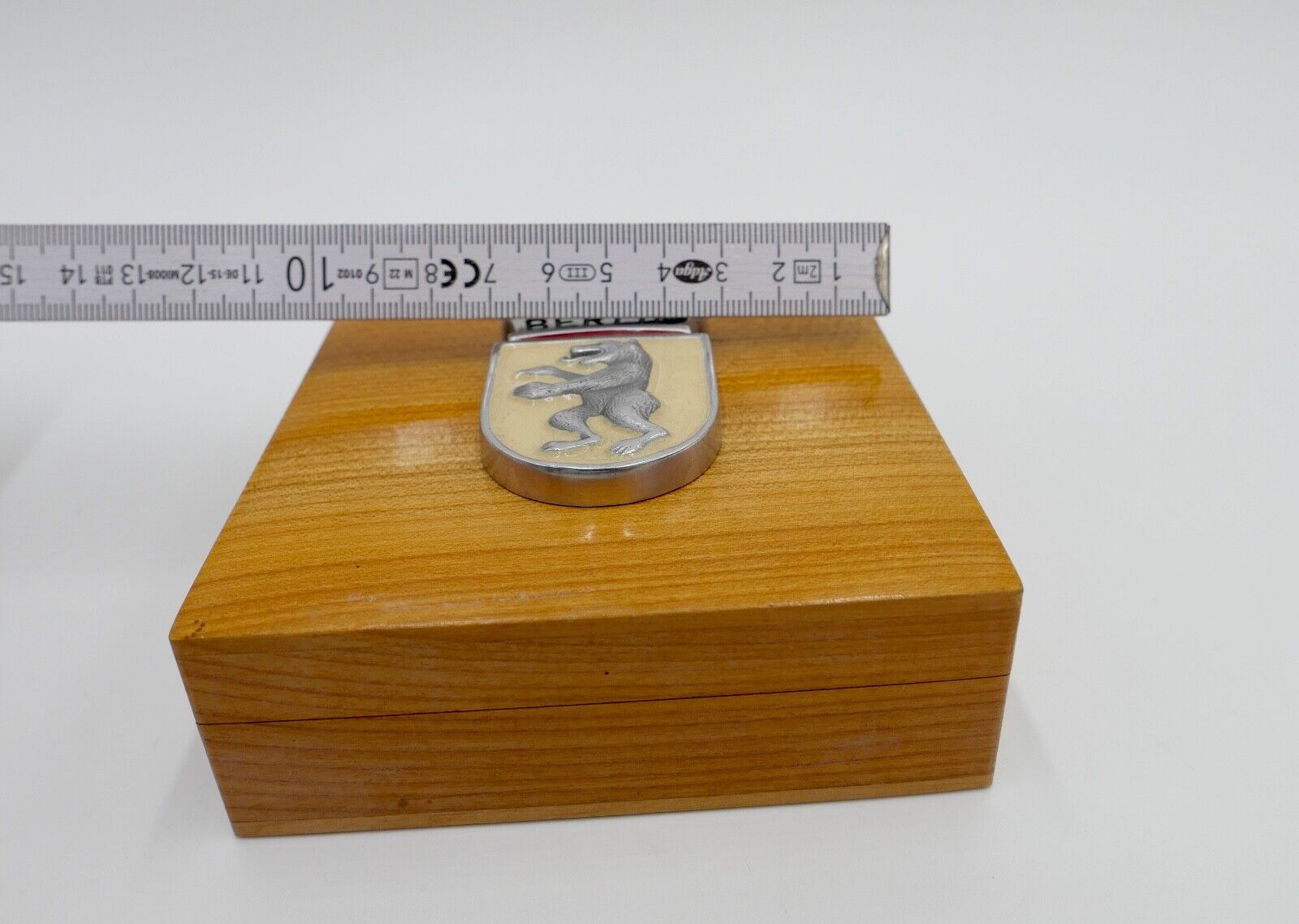 Seltene Alte Holzschatulle für Abzeichen " BERLIN " Logo Etui Schmuck 60er - Antikhandel-Stuttgart