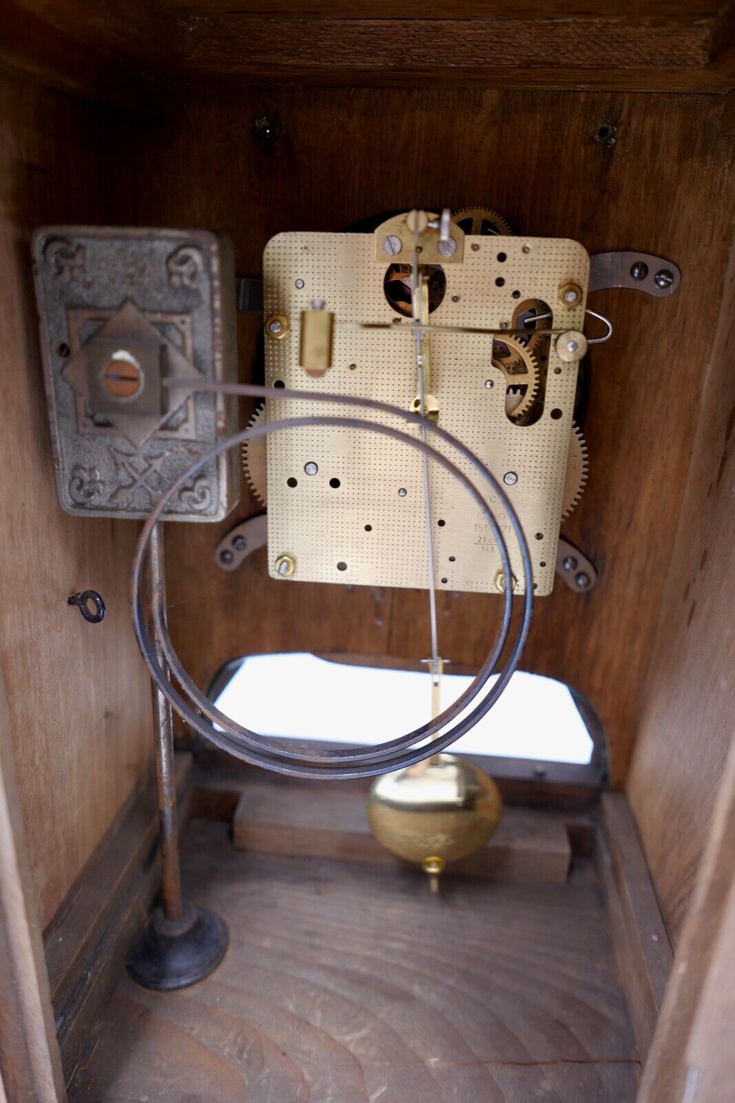 alte Kaminuhr mit modernerem Uhrwerk Holz Messing ODO 151 - 071 - Antikhandel-Stuttgart