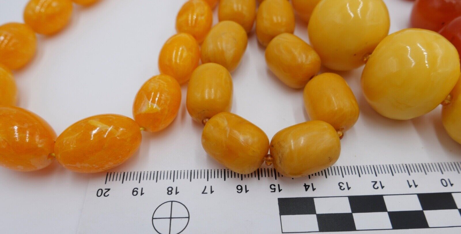 Bernstein Imitat / Plastik Kunstoff Konvolut Schmuck Kette 393 Gramm - Antikhandel-Stuttgart