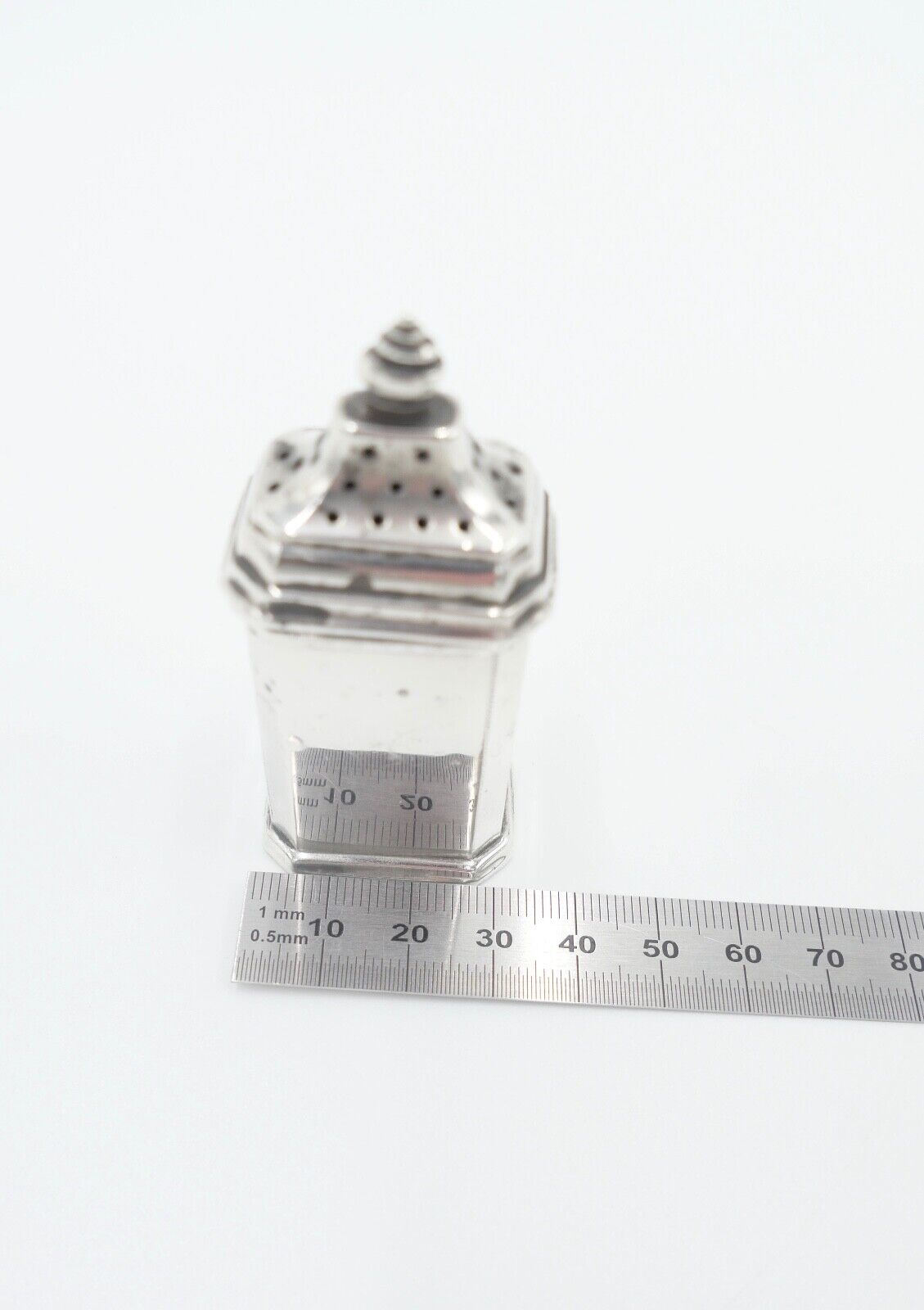 1933 Elkington & Co. E&Co. Salzstreuer 925 Sterlingsilber aus Birmingham England - Antikhandel-Stuttgart