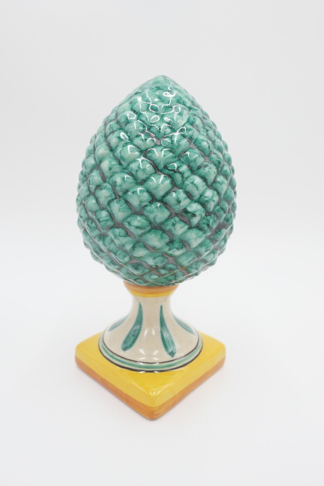 Keramik handbemalt 21 cm Pinienzapfen aus Sizilien / Syrakus 2003 signiert - Antikhandel-Stuttgart