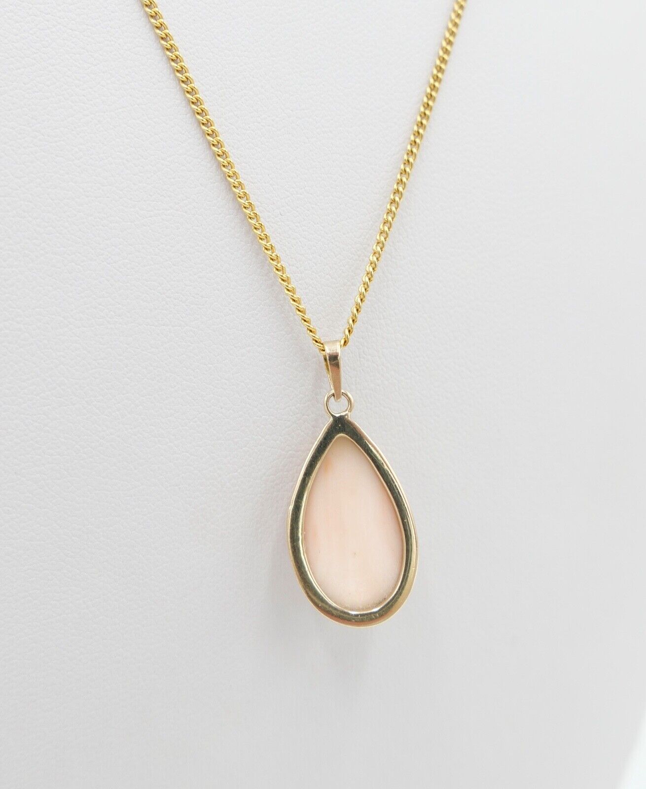 70er Jahre Anhänger Gold 750 / 18K Koralle Cabochon Schliff Engelhautkoralle - Antikhandel-Stuttgart