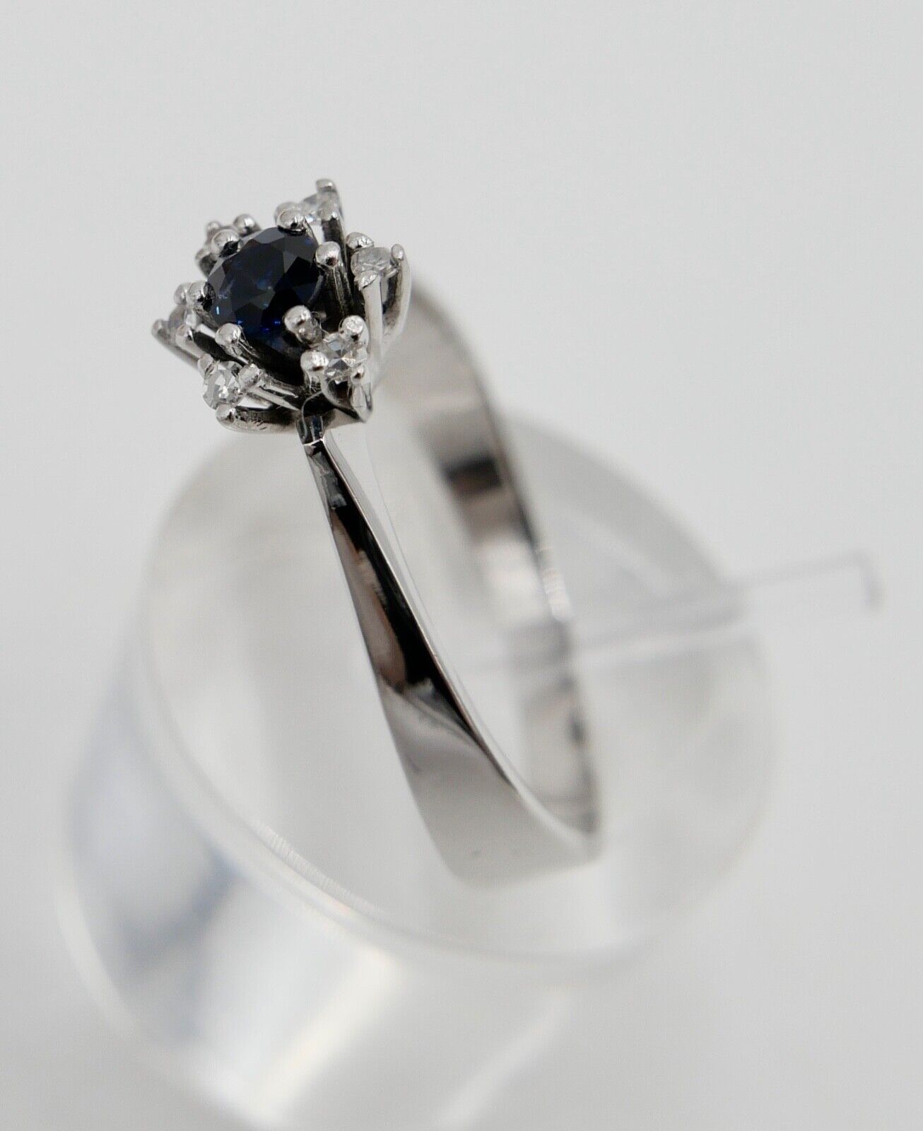 70er Jahre Ring Weißgold 585 / 14K Diamant & Saphir Gr. 61 - Antikhandel-Stuttgart