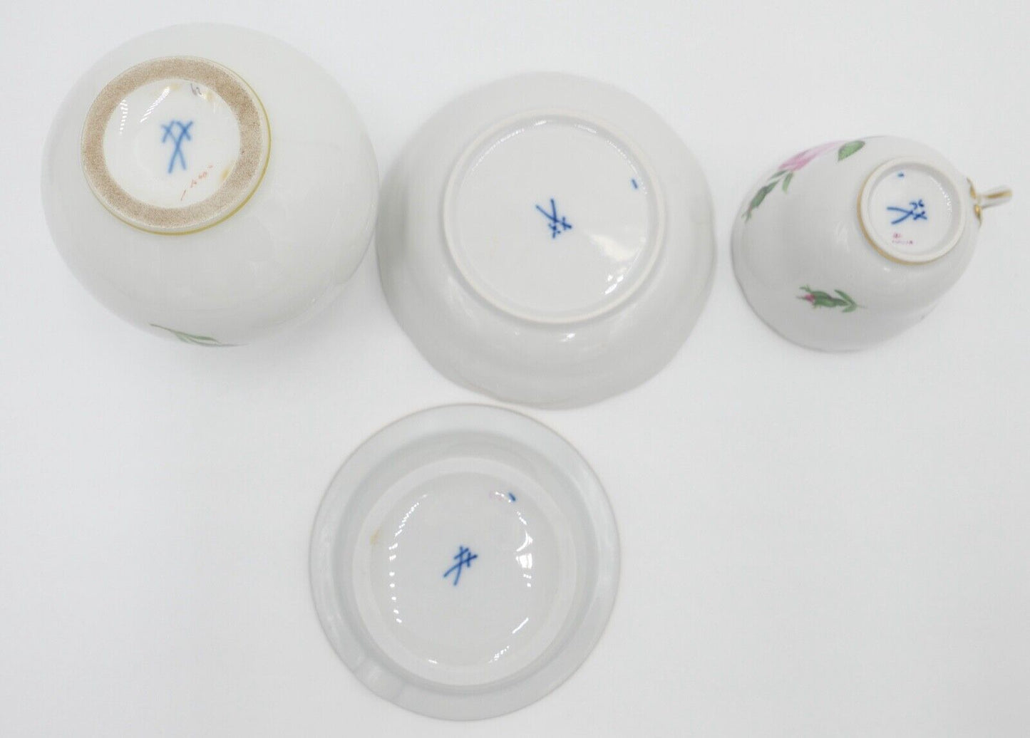 Meissen 1. & 2. Wahl SET " ROTE ROSE " Aschenbecher Vase Mokka Tasse Untertasse - Antikhandel-Stuttgart