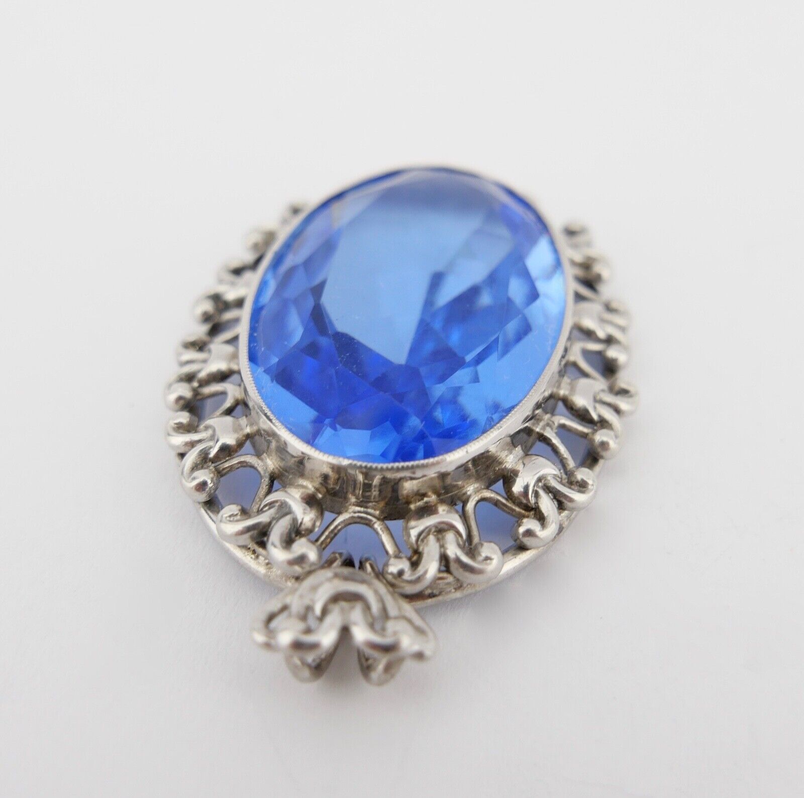 Großer Art Deco 835 Silber Anhänger mit 4,1 Ct blauem Glas Ø 6,3 cm um 1930 - Antikhandel-Stuttgart