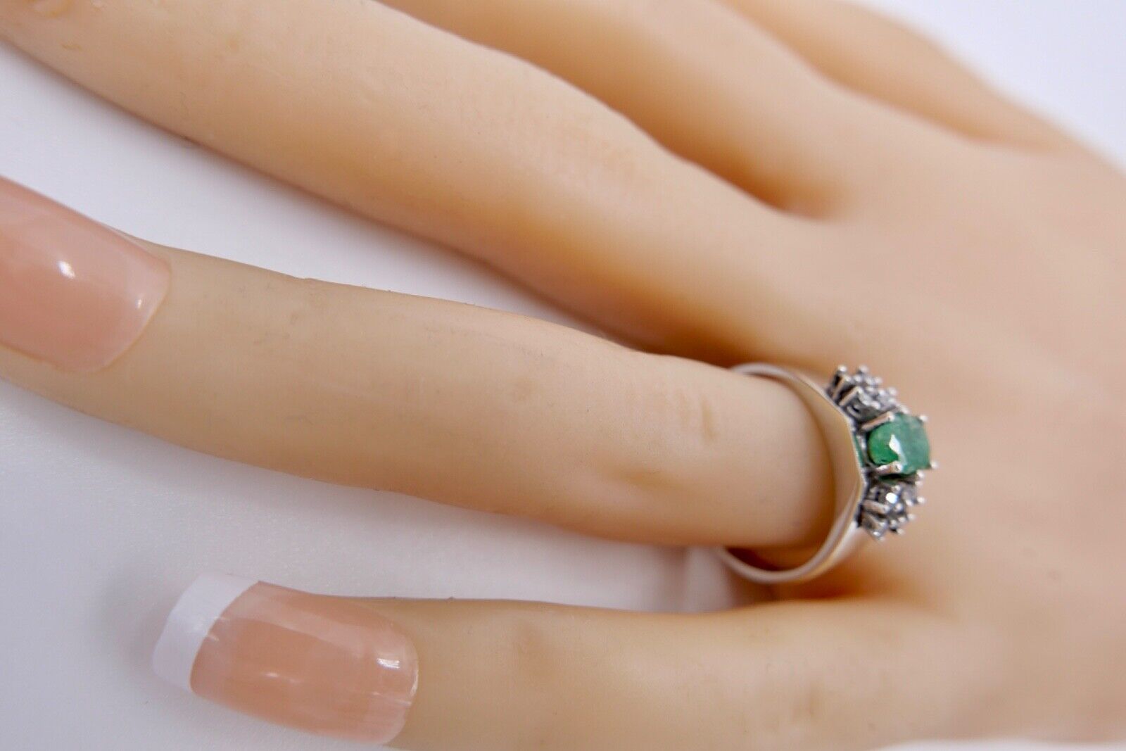 Weißgold Damen Ring mit Diamant / Brillant & Smaragd 585 14K Gr. 55 1,03 Ct - Antikhandel-Stuttgart