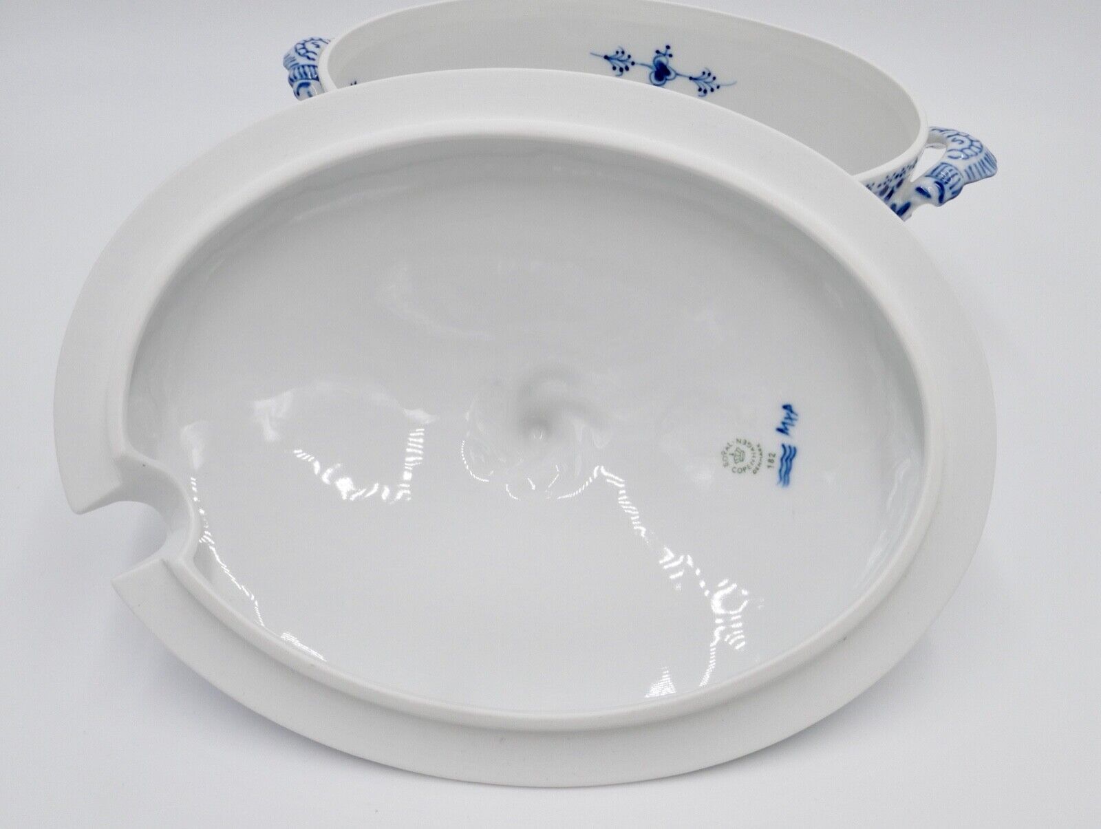 Royal Copenhagen 1. Wahl Suppenterrine Nr. 595-1109 Musselmalet halbspitze - Antikhandel-Stuttgart