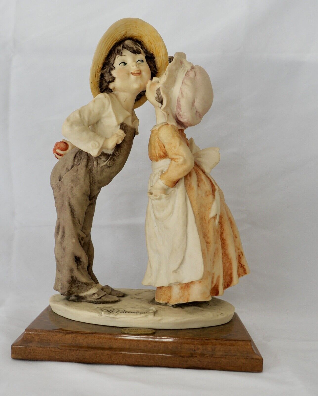 1982 Capodimonte Porzellanfigur " Giuseppe Armani " Küssendes Mädchen " 27cm - Antikhandel-Stuttgart