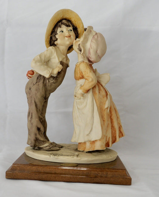 1982 Capodimonte Porzellanfigur " Giuseppe Armani " Küssendes Mädchen " 27cm - Antikhandel-Stuttgart