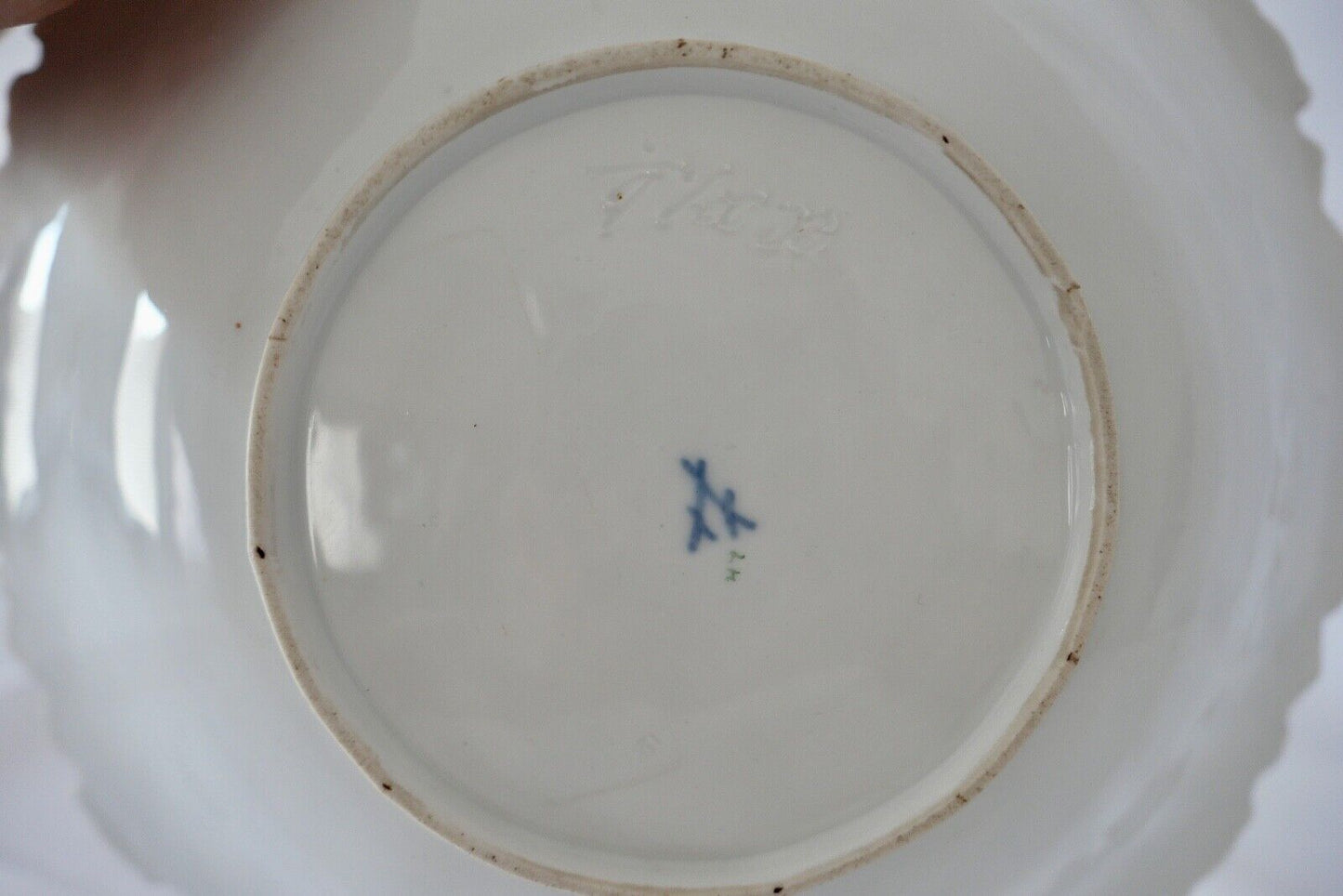 Antiker Meissen Prunk Teller Schale Weiß Goldrelief Staffage Ø 26 cm 19. Jh - Antikhandel-Stuttgart