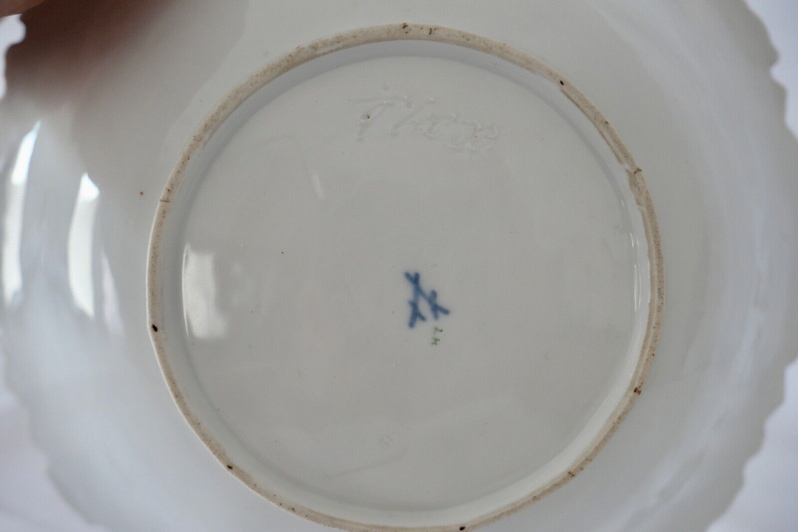 Antiker Meissen Prunk Teller Schale Weiß Goldrelief Staffage Ø 26 cm 19. Jh - Antikhandel-Stuttgart