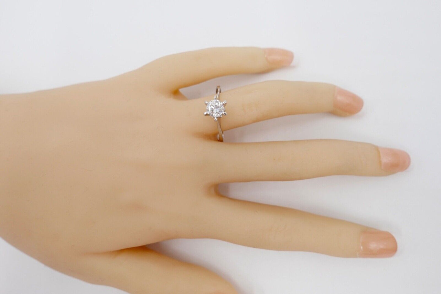 1980er klassischer Solitär Ring Weißgold Gold 585 14K Brillant 0,66 Ct Gr. 61 - Antikhandel-Stuttgart