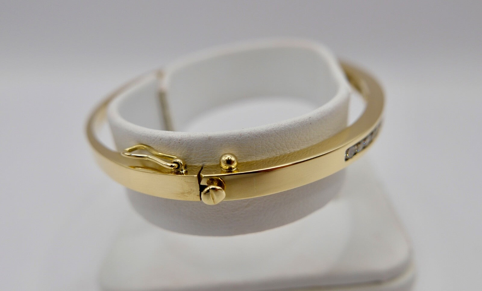 Brillantarmband Armreif Armspange 750 / 18 K Gelbgold 24 Brillanten 1,68 Ctw