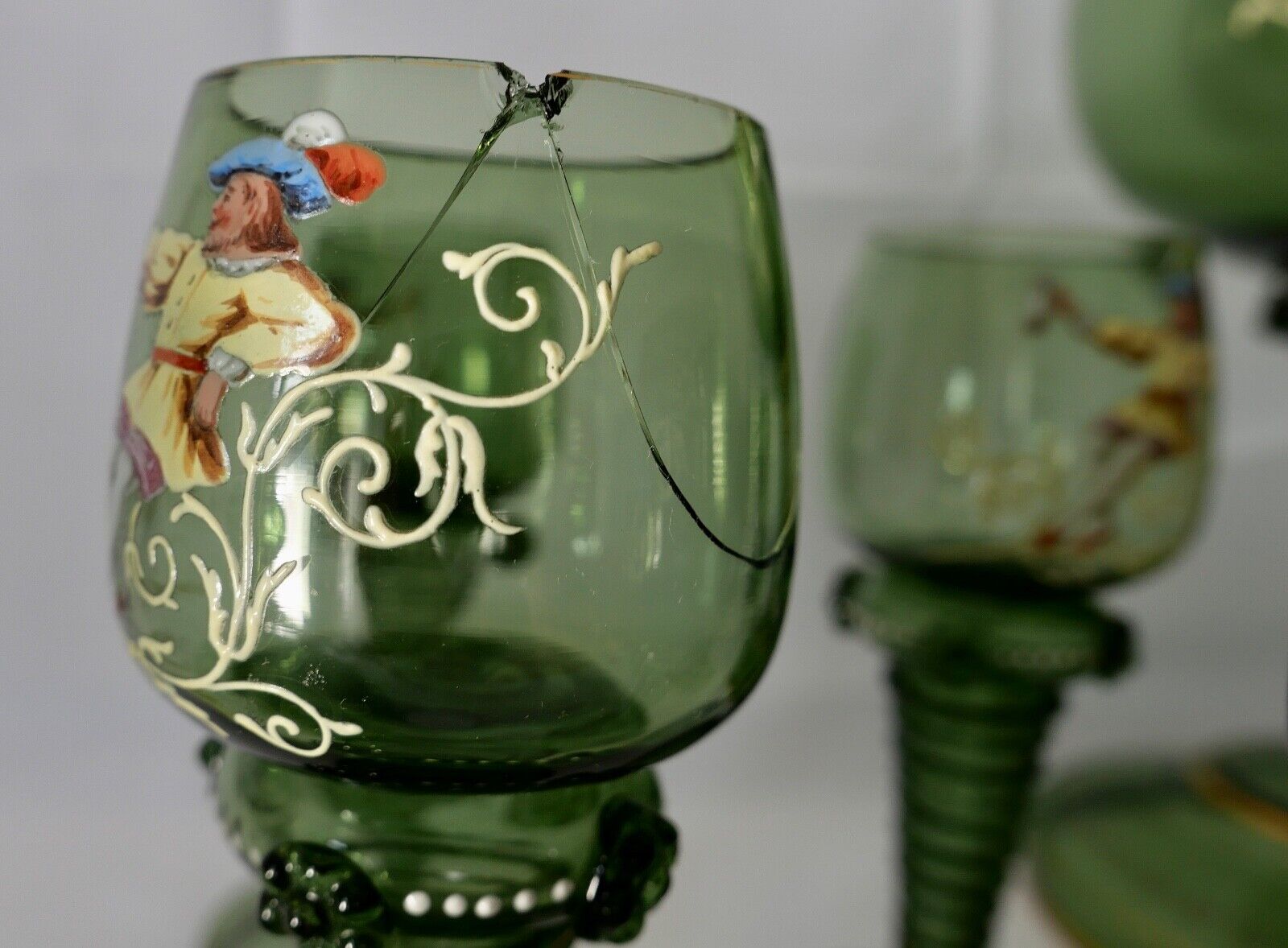 Antike Weinrömer Gläser Pokal XXL Bowle Set grün Emaille RAR Goldrand 53cm 1900 - Antikhandel-Stuttgart