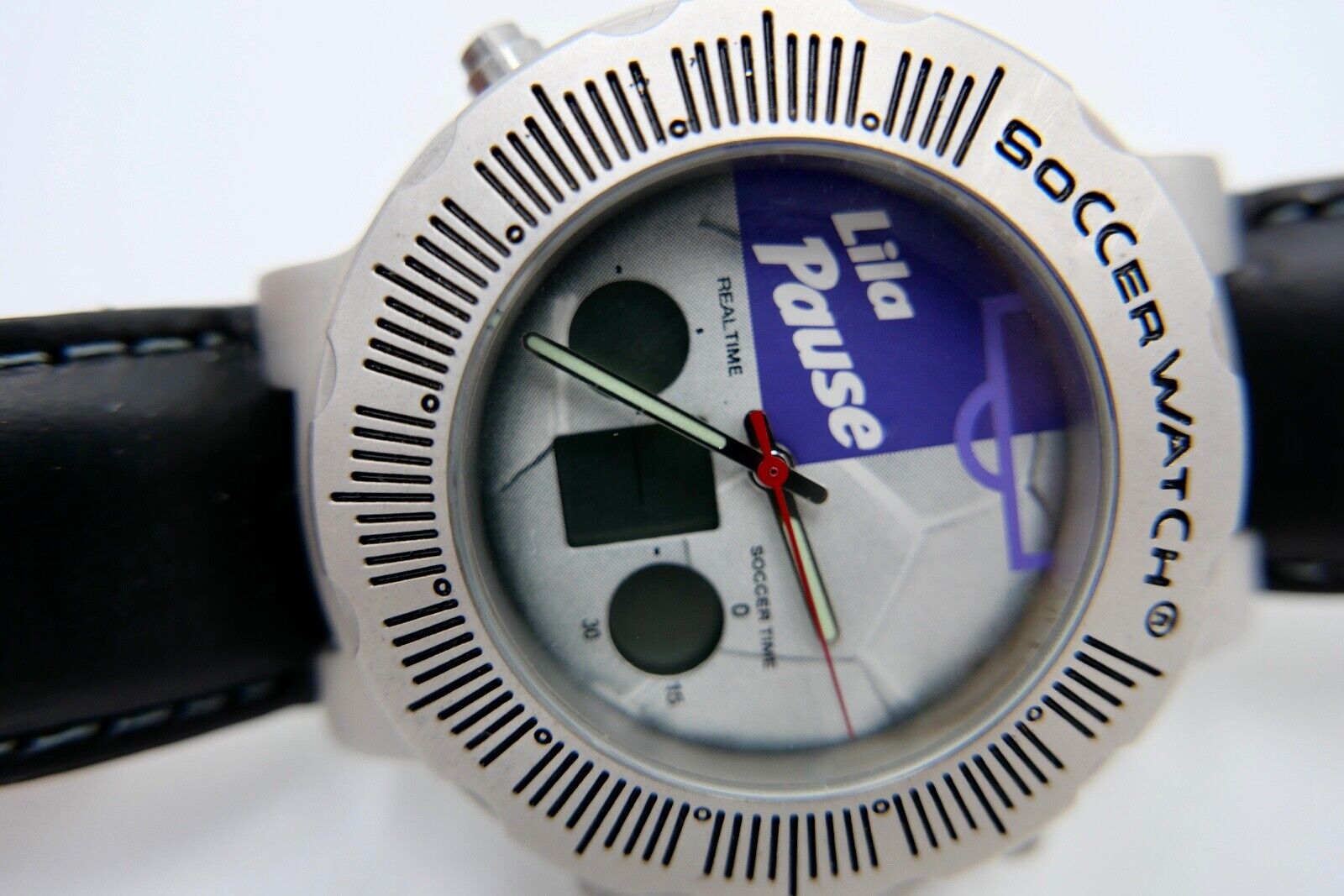 MILKA LILA PAUSE SOCCER WATCH Armbanduhr NEU in OVP Digital Quarz Stoppfunktion - Antikhandel-Stuttgart