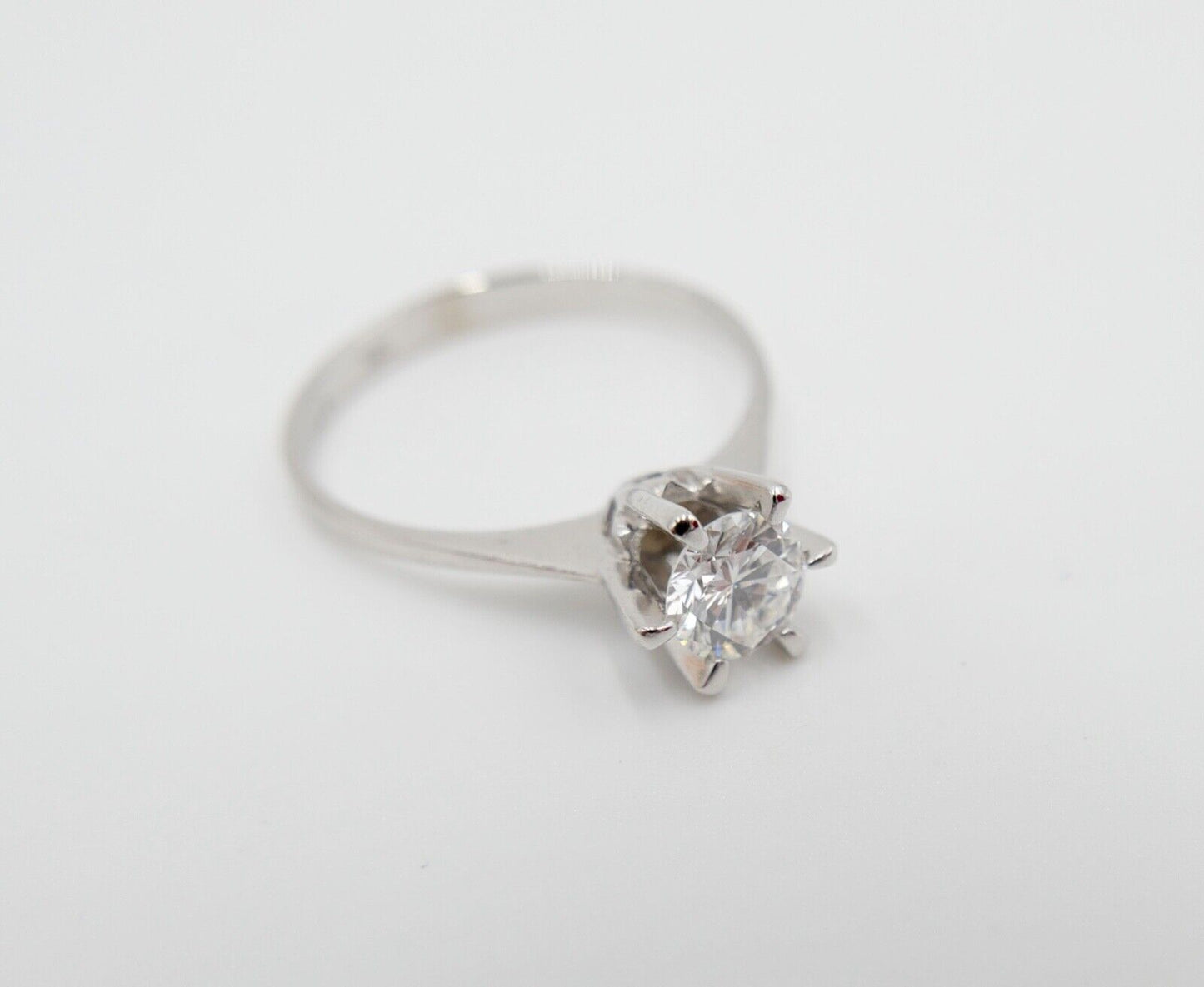 1980er klassischer Solitär Ring Weißgold Gold 585 14K Brillant 0,66 Ct Gr. 61 - Antikhandel-Stuttgart