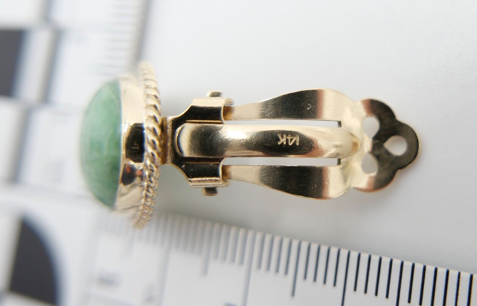 1980er Jahre Gelbgold 585 / 14K Ohrclips mit AVENTURIN - Antikhandel-Stuttgart