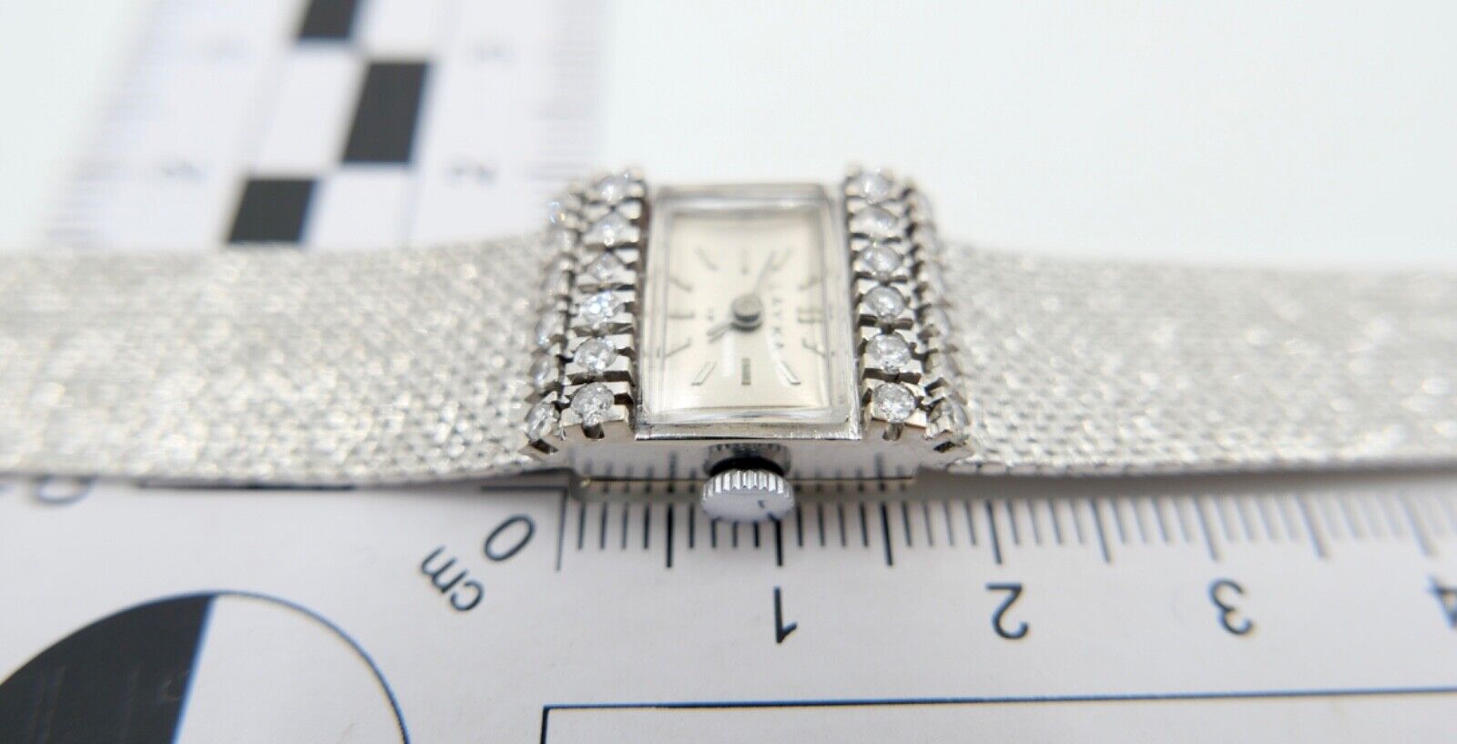 Elegante LAYKA Weißgold Damenuhr 1,32 Ctw mit 24 Brillanten 585 14K - Antikhandel-Stuttgart