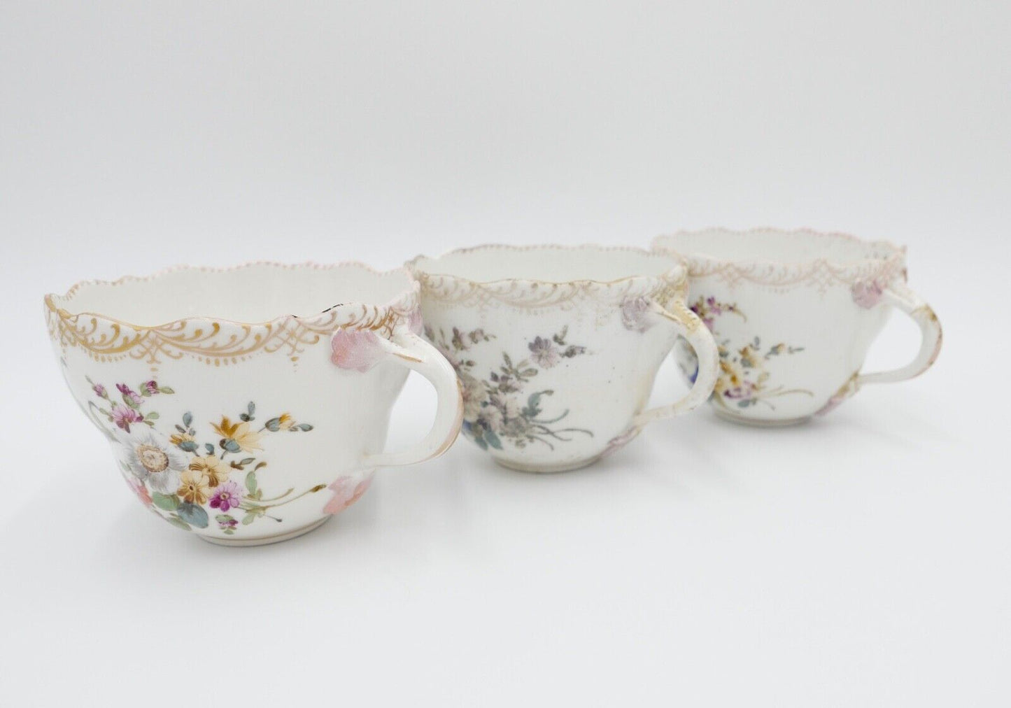 Meissen 3 Teetassen Knaufzeit 1860 1900 Barock Blumen Bukett Muster - Antikhandel-Stuttgart