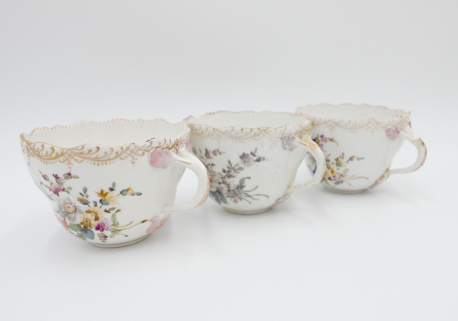 Meissen 3 Teetassen Knaufzeit 1860 1900 Barock Blumen Bukett Muster - Antikhandel-Stuttgart