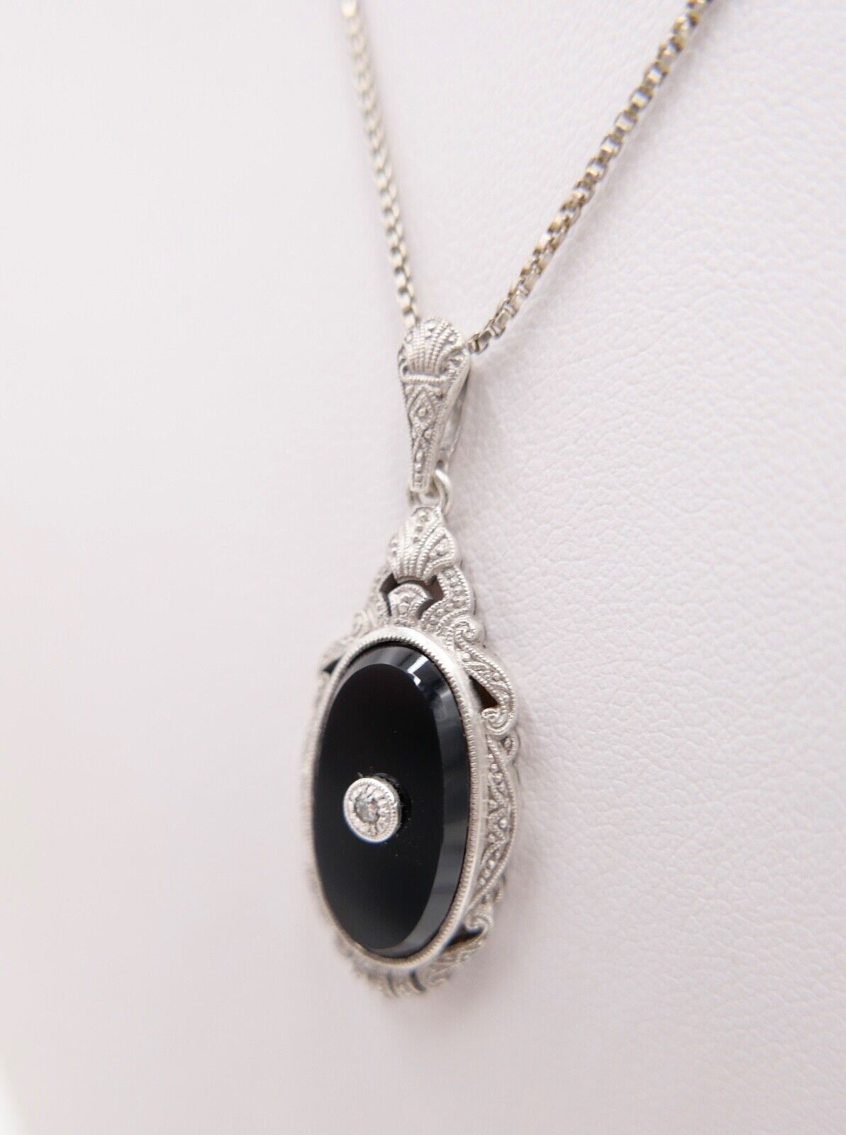 ART DECO Silber Anhänger mit Onyx und Diamant 30-40er Jahre