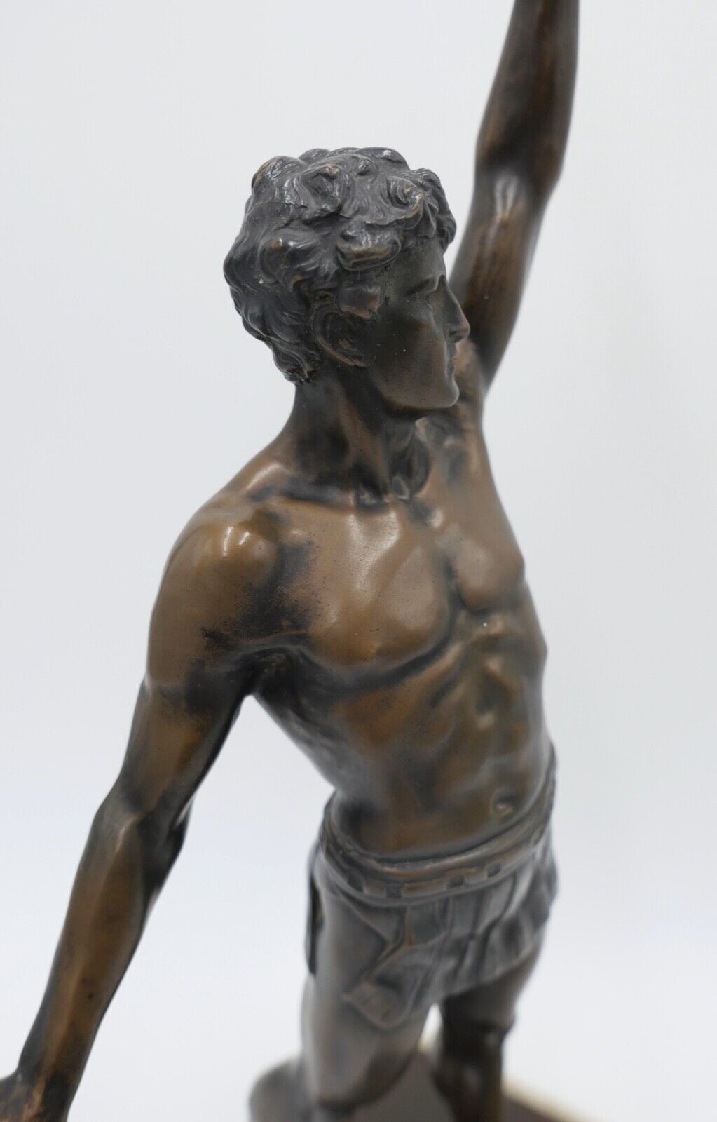 Bronze Skulptur Athletischer Sieger Lorbeerkranz Marmor Plinthe 40 x 12 cm 