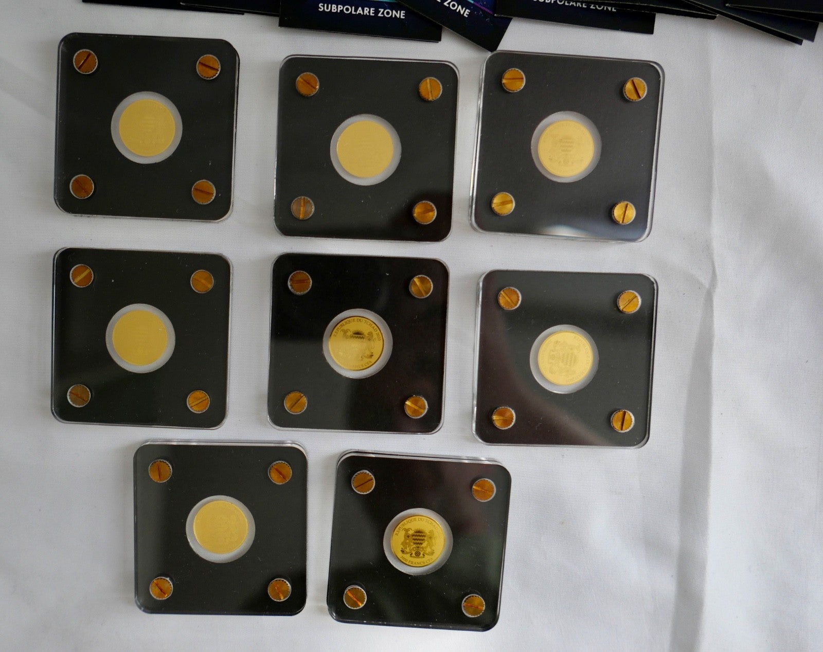 8 x Goldmünzen 3000 Francs 1/500 oz 2020 Subpolare Zone Eisbär