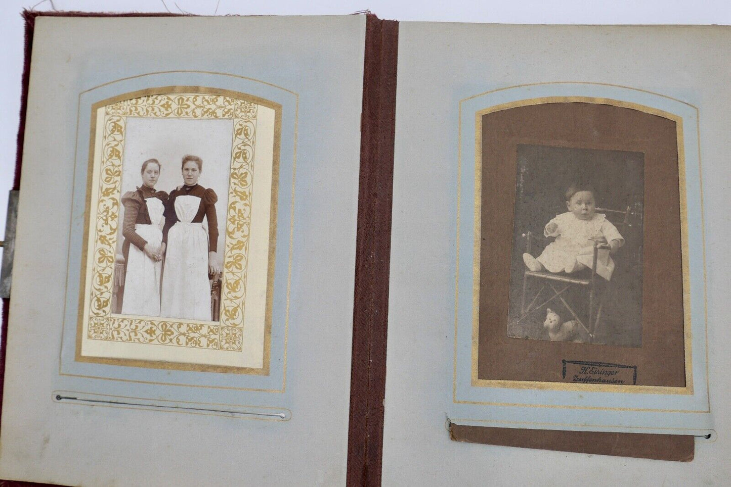 Antikes Fotoalbum Stoff inkl. Fotos Militaria Soldaten & Familien Portrait 1900