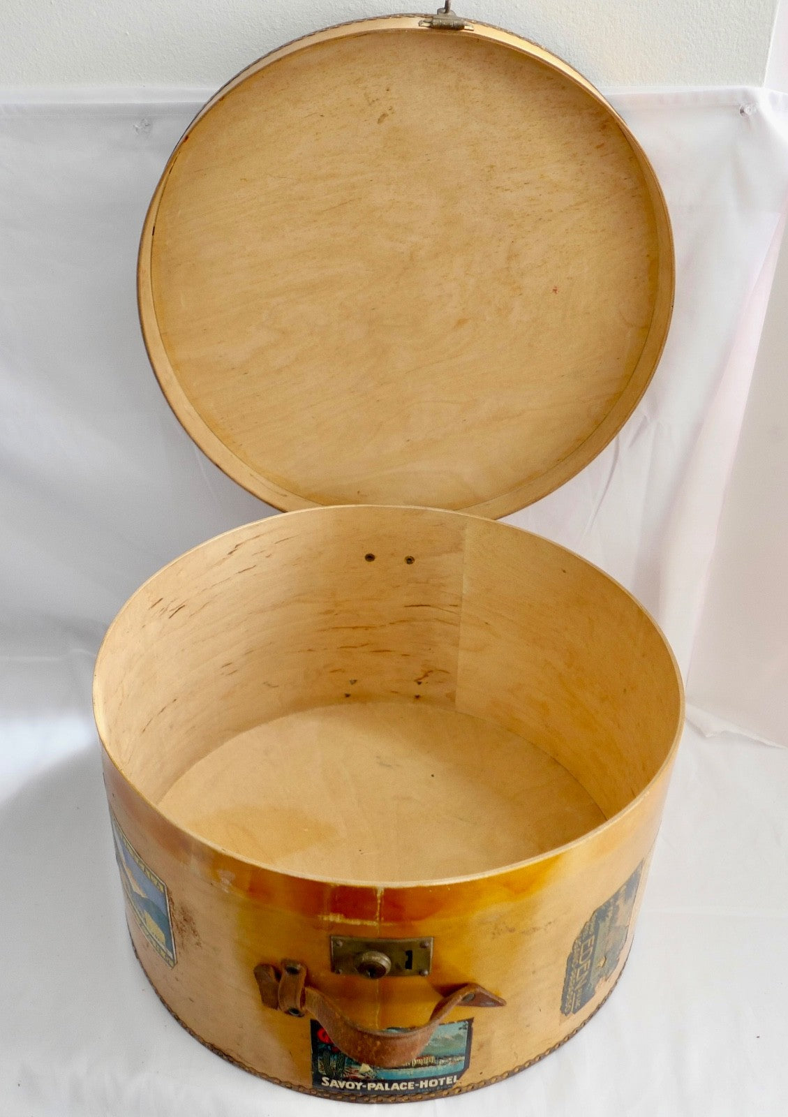 20er 30er Hutschachtel Reisekoffer Holz original Hotel Aufkleber Gardone Riviera