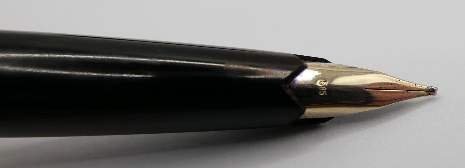 Nr. 121 Füller Füllfederhalter Montblanc 585 14kt Gold Feder