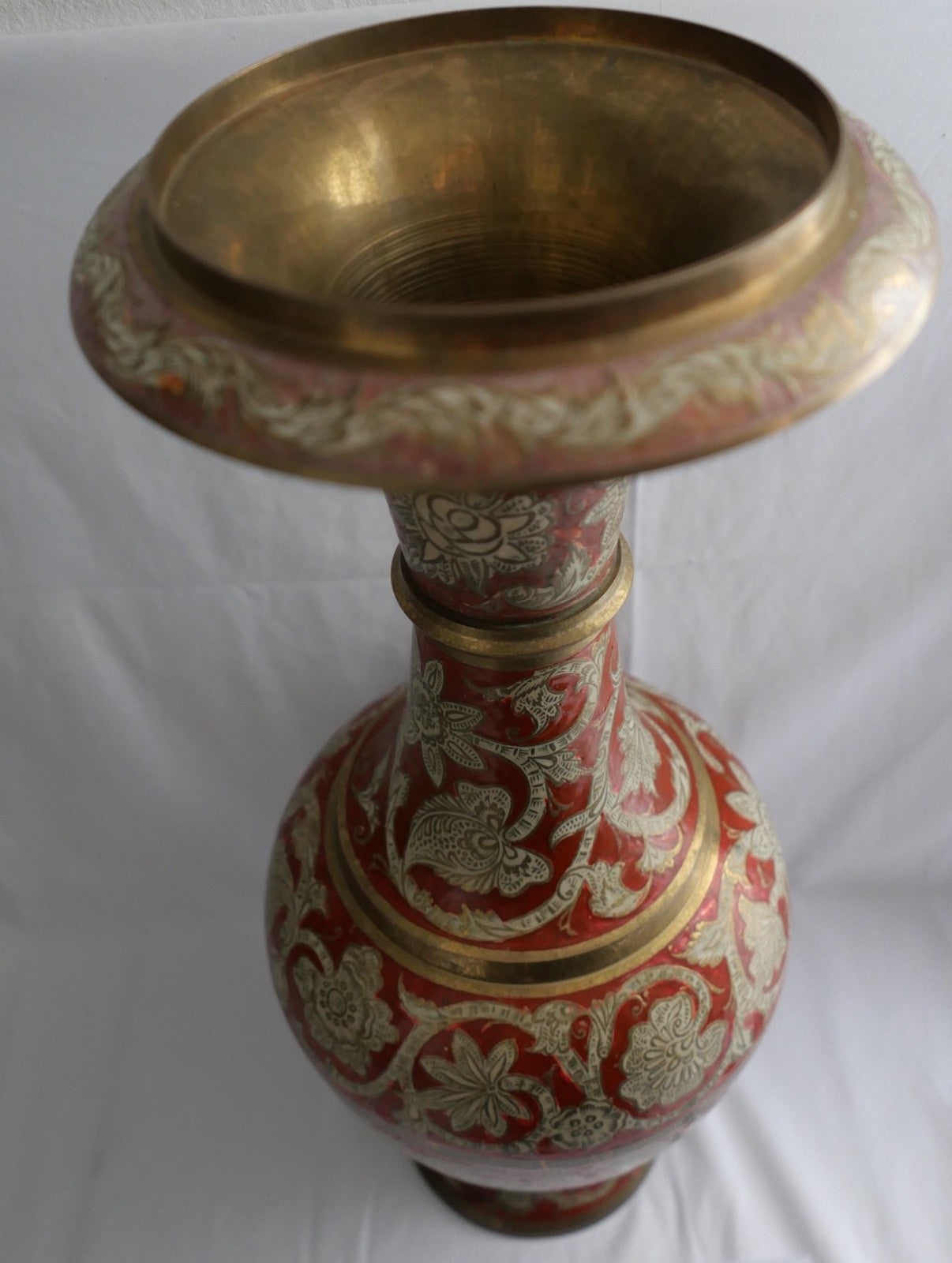 Große Messingvase Emaille Indien Handarbeit Rot Gold Blumendekor Vintage