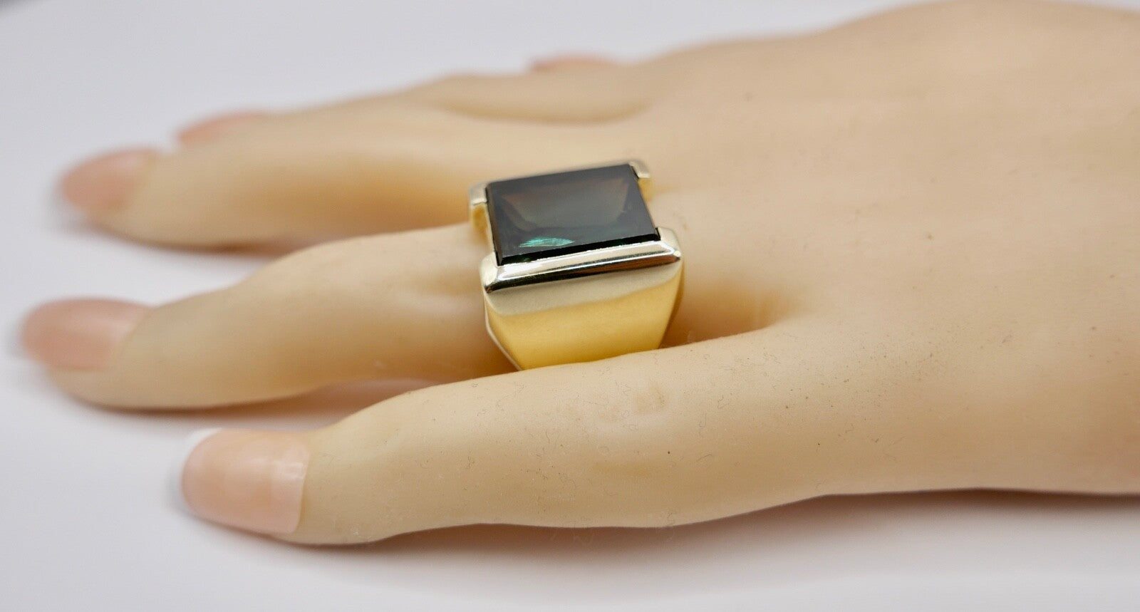 585 Gold Herren Ring  14K Göße 60 mit grünem synth. Spinell