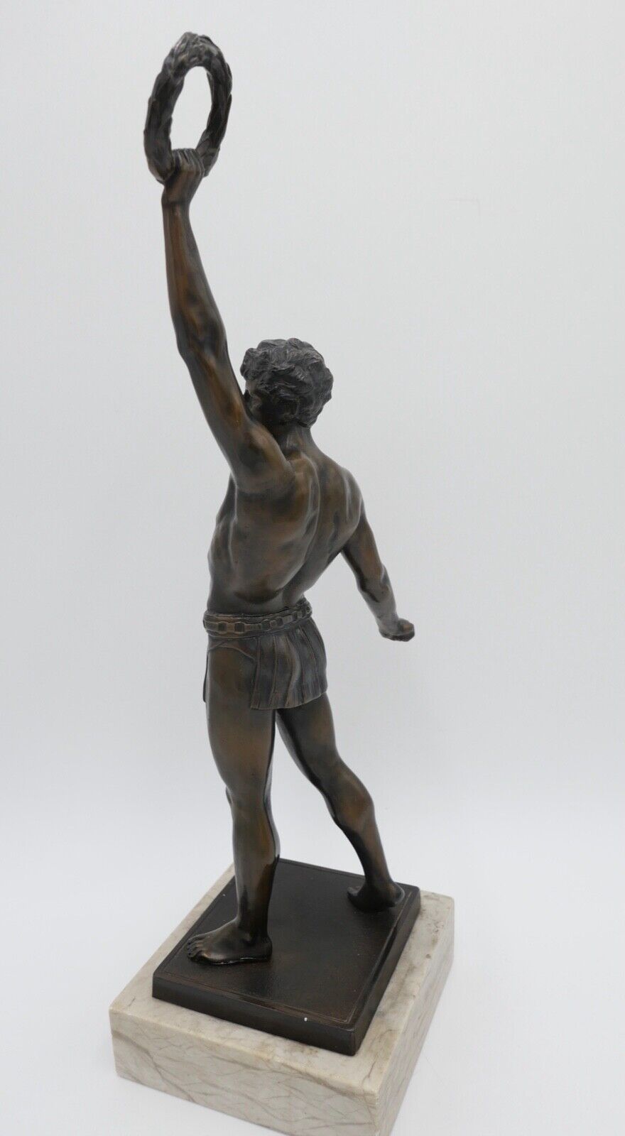 Bronze Skulptur Athletischer Sieger Lorbeerkranz Marmor Plinthe 40 x 12 cm 