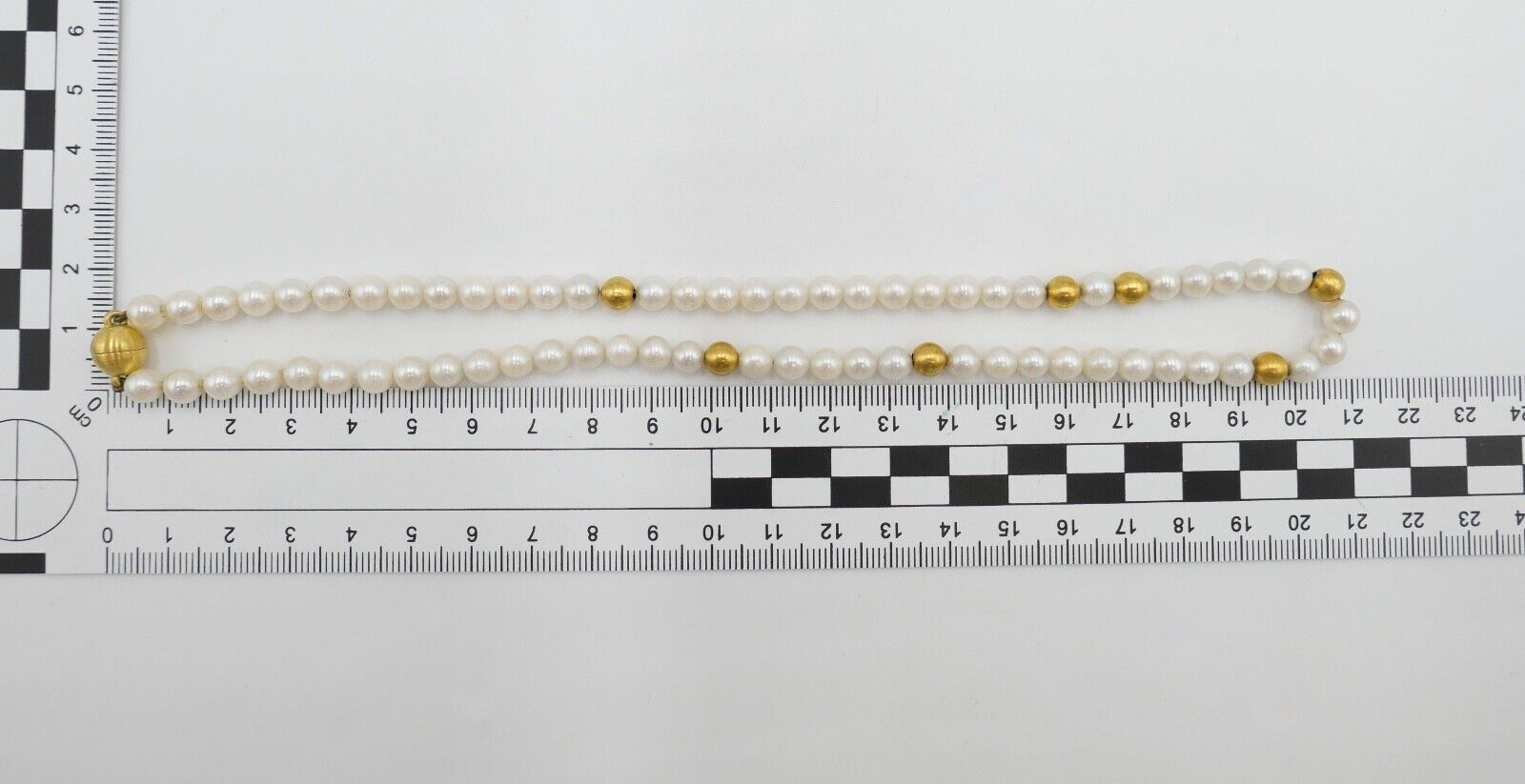 80er Jahre Akoya Perlenkette Collier 43 cm Magnetverschluß Gold 585 / 14K Ø 6 mm