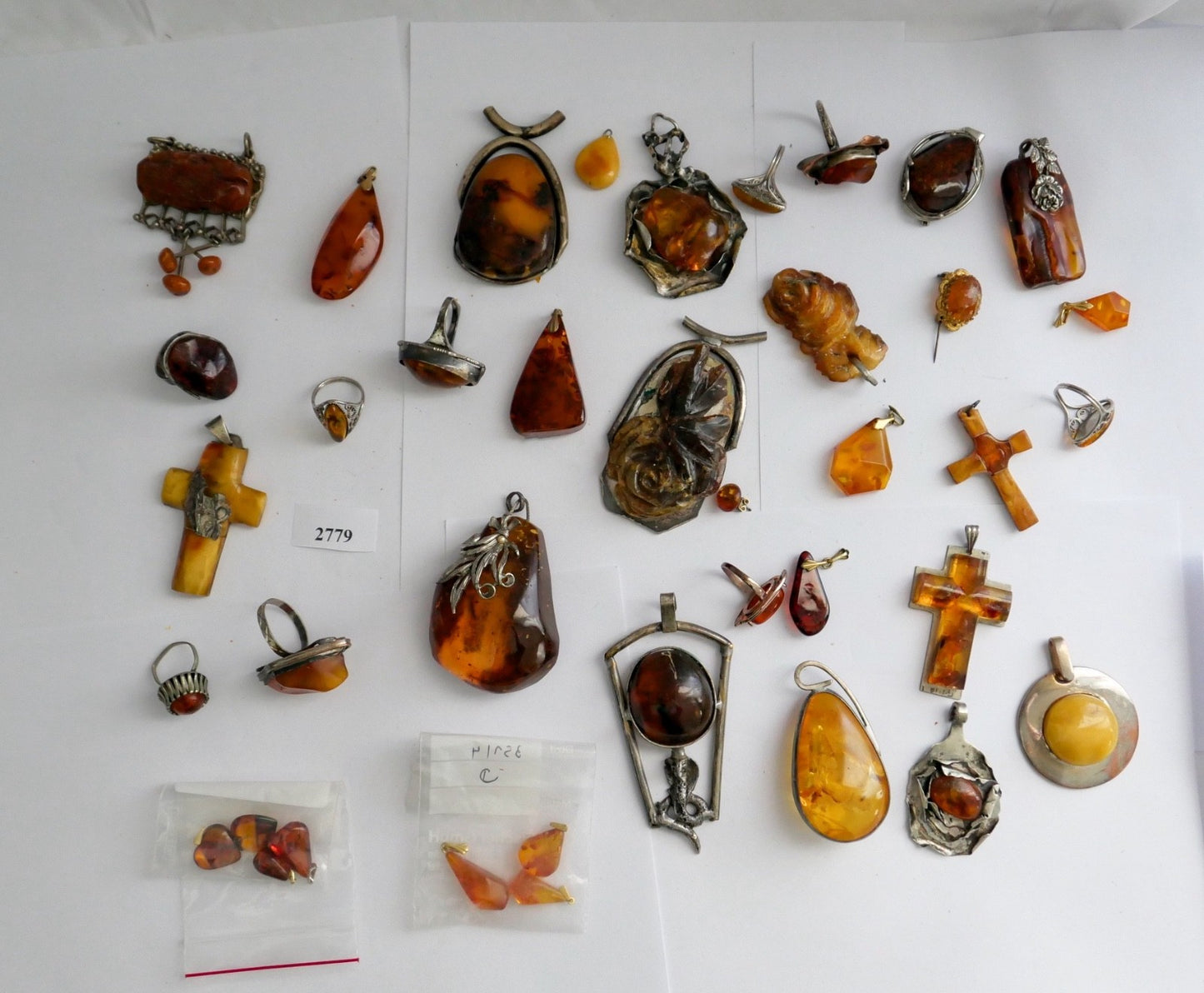 Großes Konvolut Bernstein Schmuck versilbert Anhänger Ring Kreuz Naturbernstein