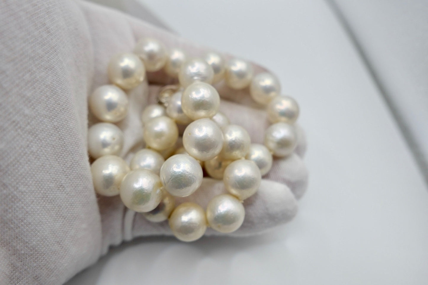 70er Jahre Perlenkette Collier 43 cm Ø 12-13 mm Silber