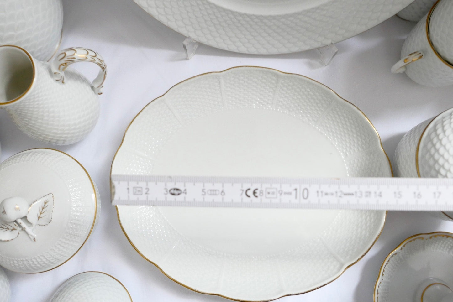 65 Tlg. Ludwigsburg Mokka / Kaffee Service weiß mit Goldrand Schuppenmuster