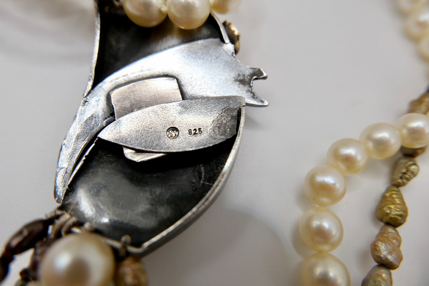 80er Perlenkette Collier 5-reihig 925 Silber vergoldet Schmetterlingsverschluss