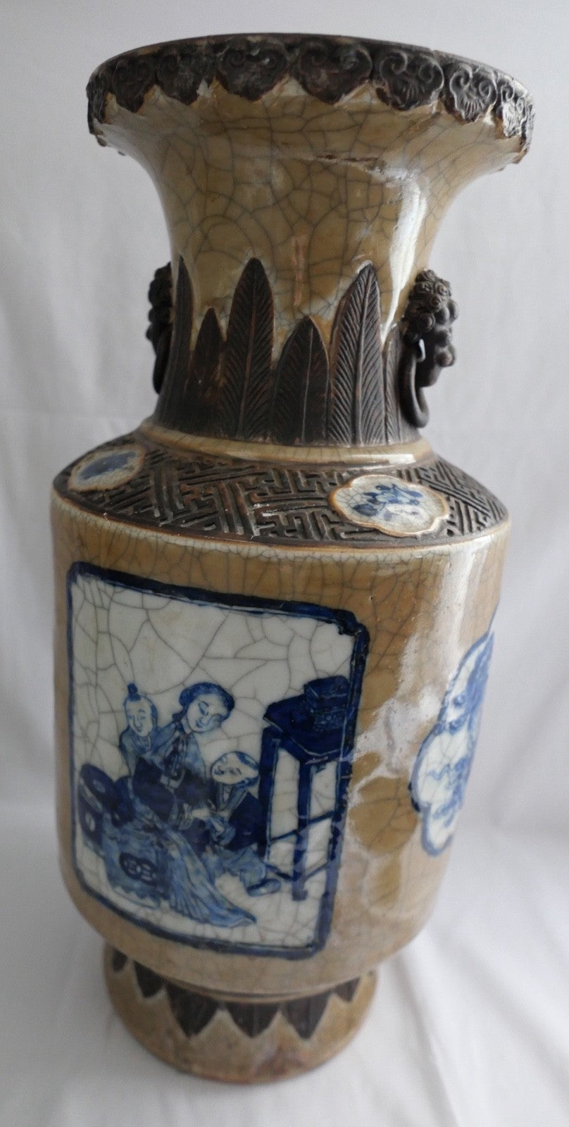 Chenghua Nian Zhi chinesische Craquelé Vase Porzellan Blau-Weiß Reliefdekor