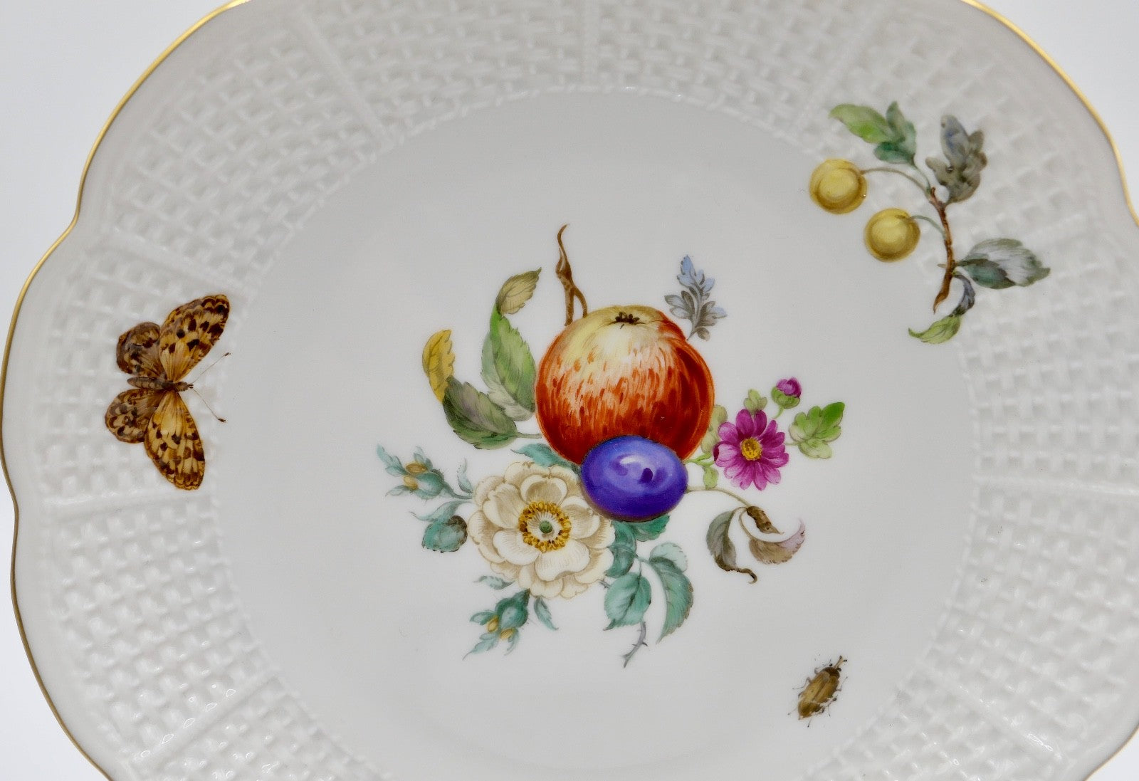 Ludwigsburg Porzellan Schälchen Schale Blumen Obst Dekor 17,5 cm Korbmuster