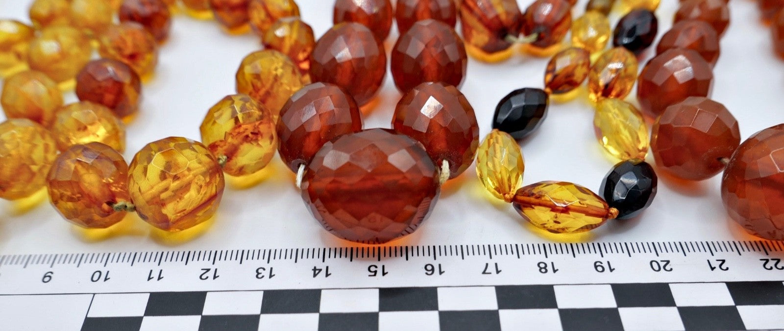 Konvolut Bernstein Ketten Bernsteinkette Königsberger Schliff 9 Stück 328 Gramm