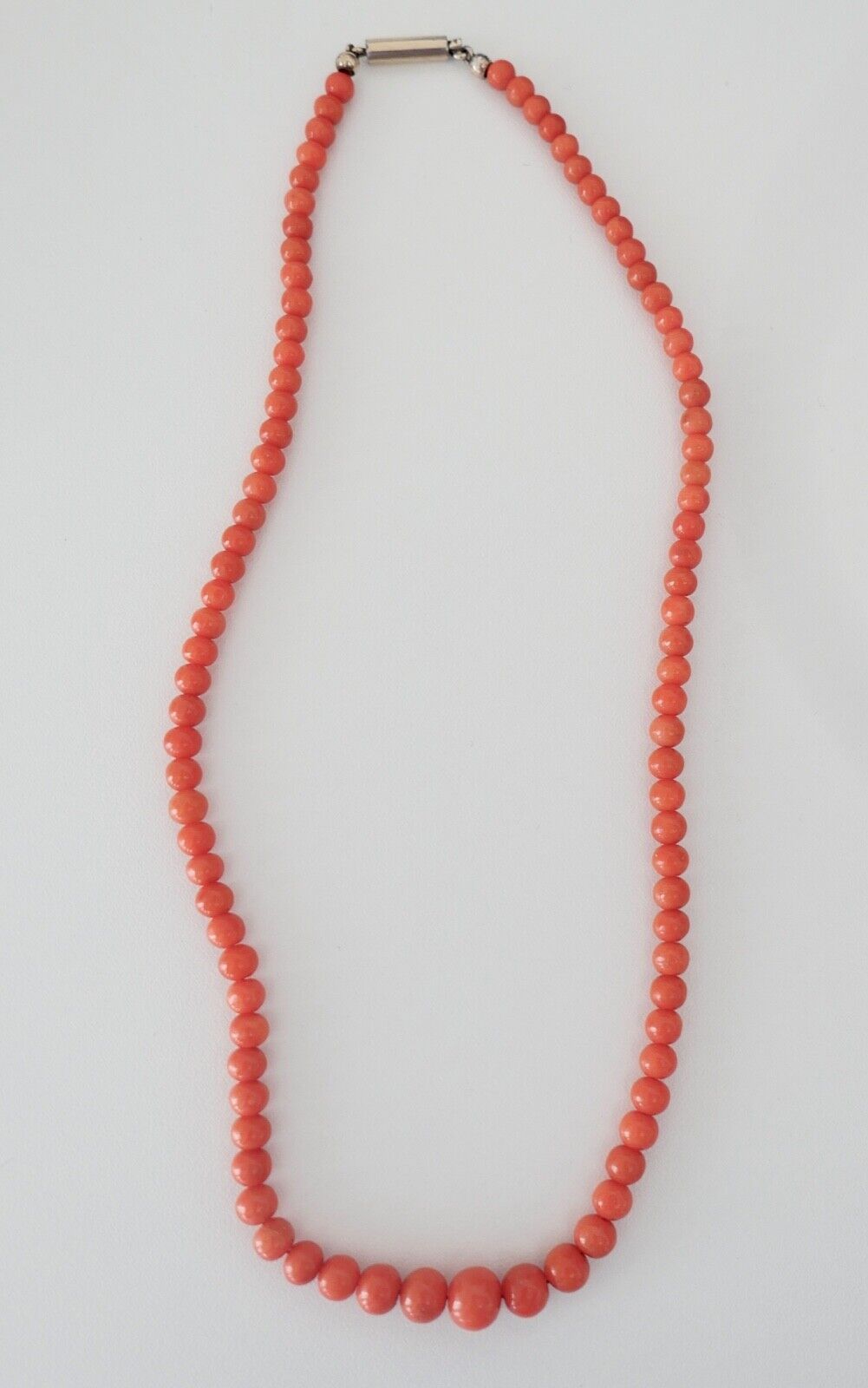 Korallen Kette coral necklace Kugel 44 cm Ø 8,4 mm Silber verholdet