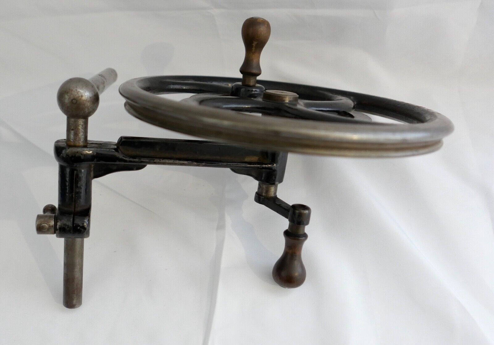 Altes Handrad für Uhrmacherdrehbank Schwungrad Drehstuhl Ø 21 cm - Antikhandel-Stuttgart