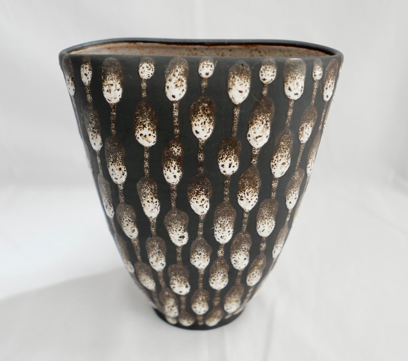 1960er 1970er Keramik Monika Maetzel Blumenvase in schwarz weiß 17 cm Dänemark