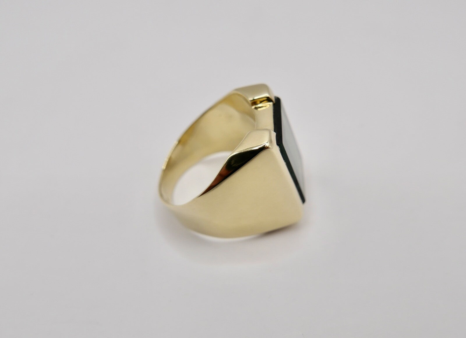 585 Gold Herren Ring  14K Göße 60 mit grünem synth. Spinell