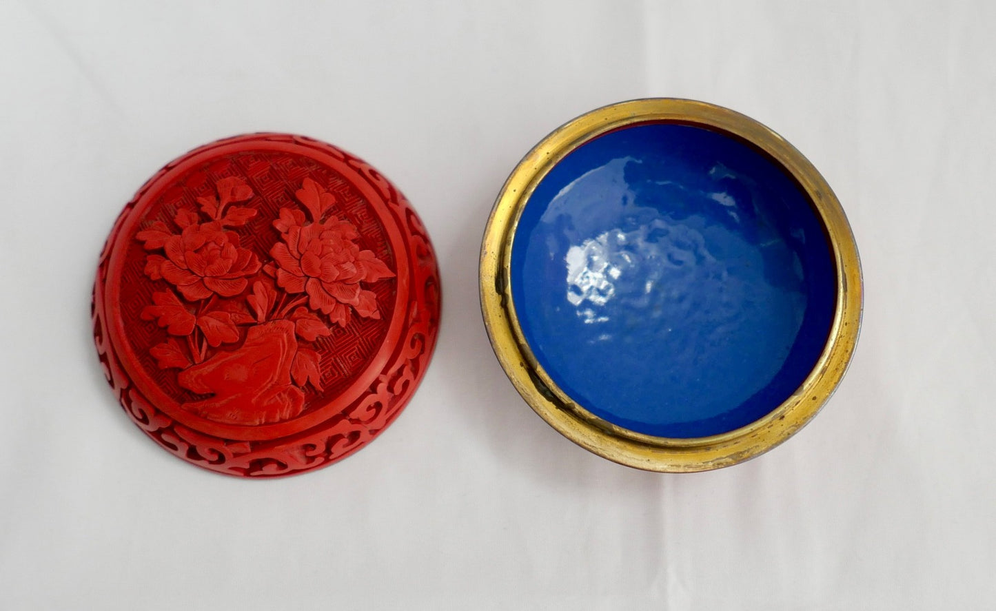 1950er  Zinnober-Lackdose Carved Red Cinnabar China geschnitzt Ø 8cm Deckeldose