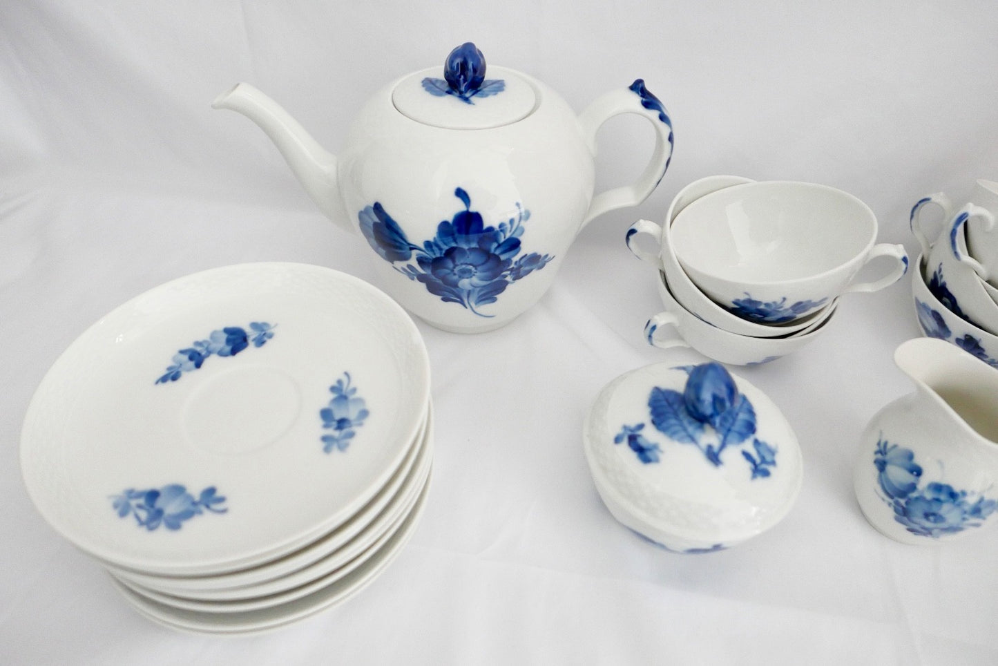 23 Tlg ROYAL COPENHAGEN " Blaue Blume " Tee Service Porzellan Teller Tassen