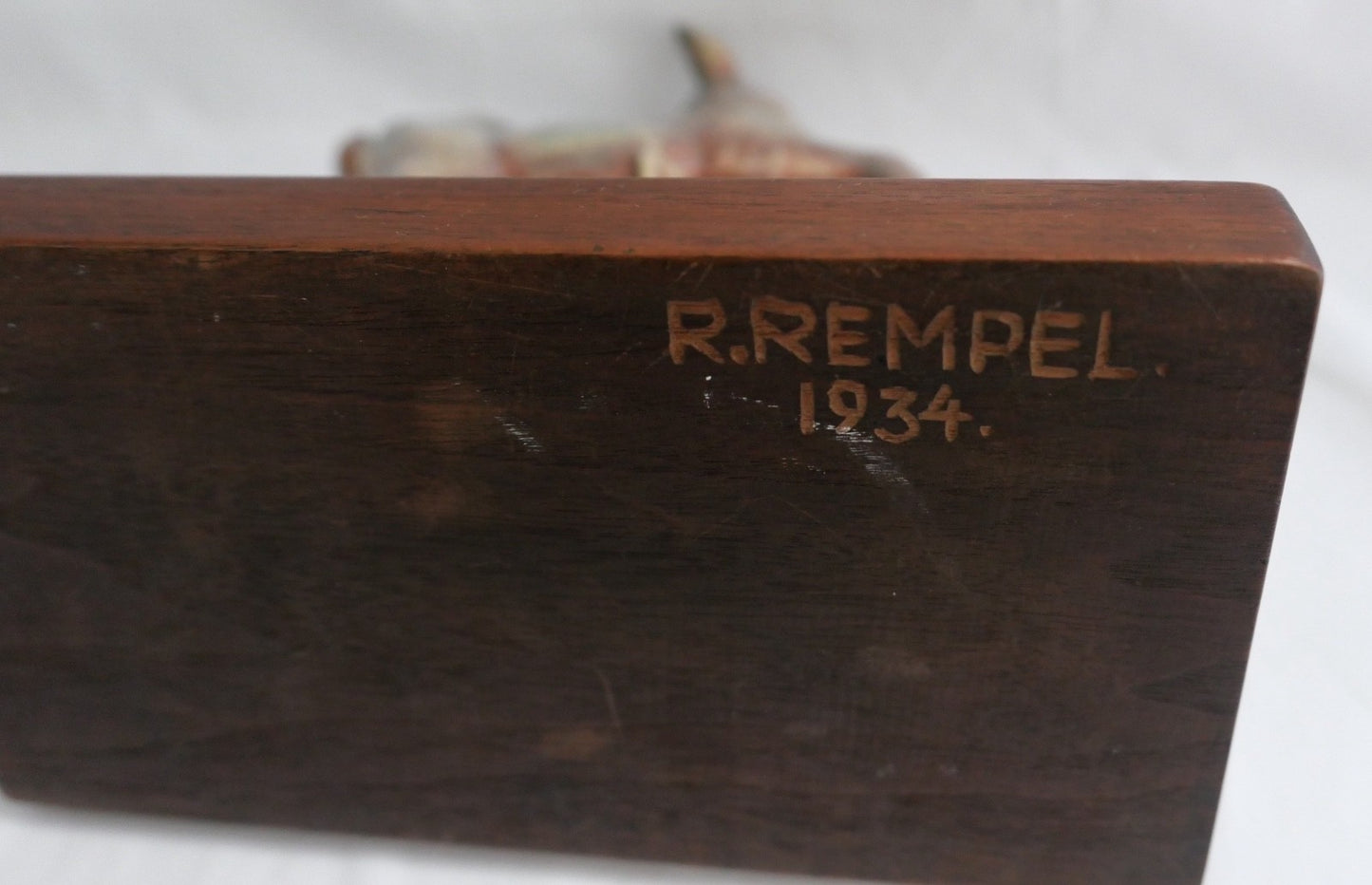 Art Deco Keramik Skulptur Rehkitz auf Holzsockel Rudolf R. Rempel 1934